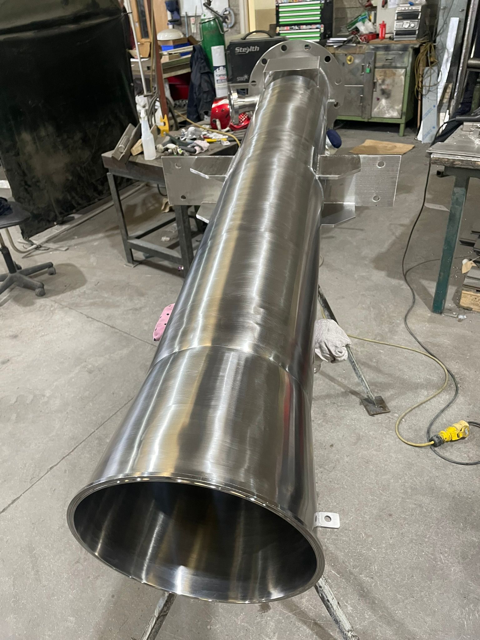 Stainless steel conical tube for pharmaceutical use
