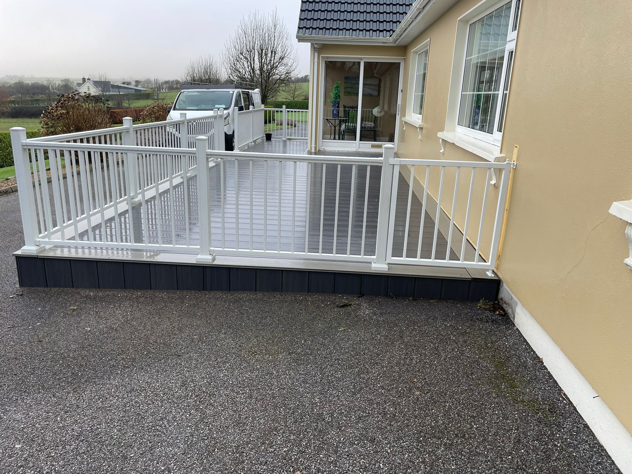 White steel deck balustrade full perimeter view